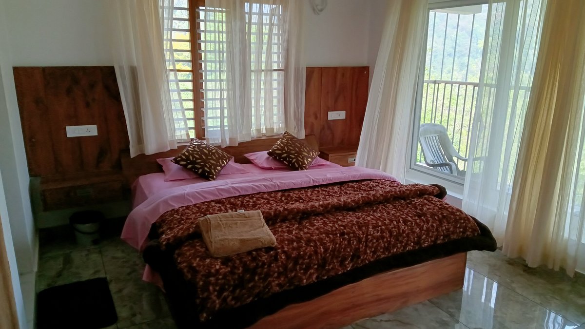 https://homesloc.com/uploads/bedroom-1-1737191003.jpg