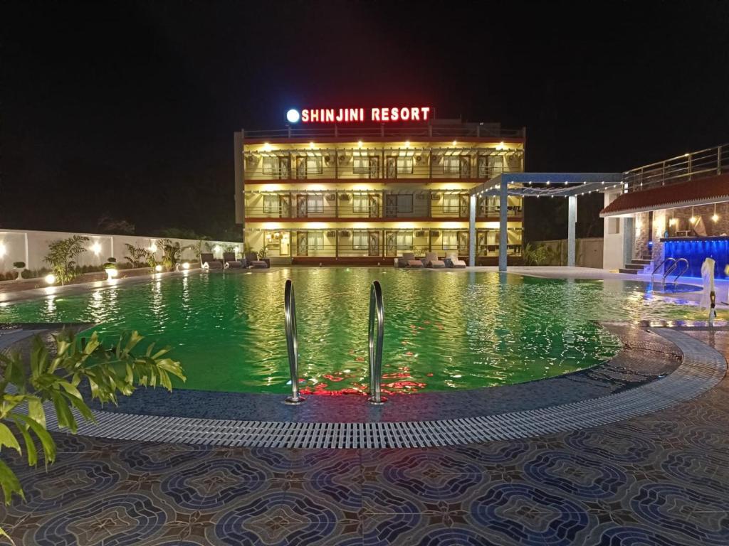 https://homesloc.com/uploads/resortshinjini-2-1735296159.jpeg
